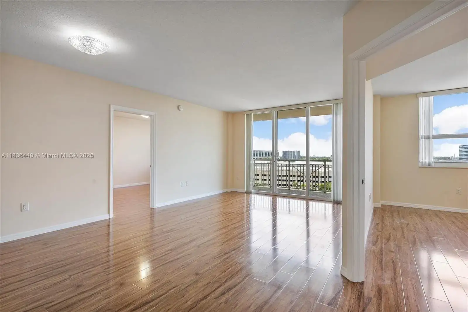 19501 W Country Club Dr # 912, Aventura FL 33180 photo 4