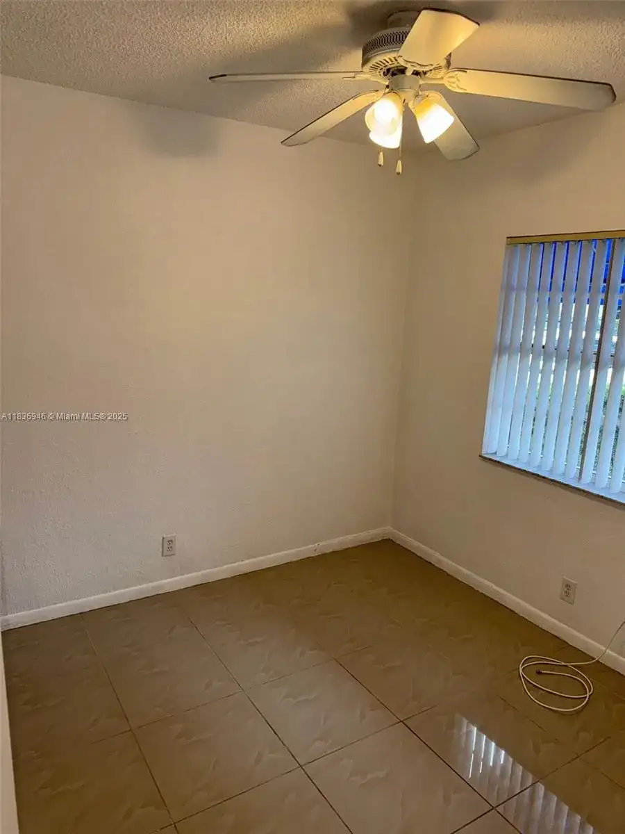5201 SW 31st Ave # 112, Dania Beach FL 33312 photo 3