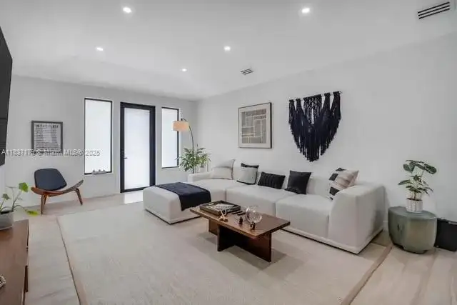1543 Bird Rd, Coral Gables FL 33146 photo 3
