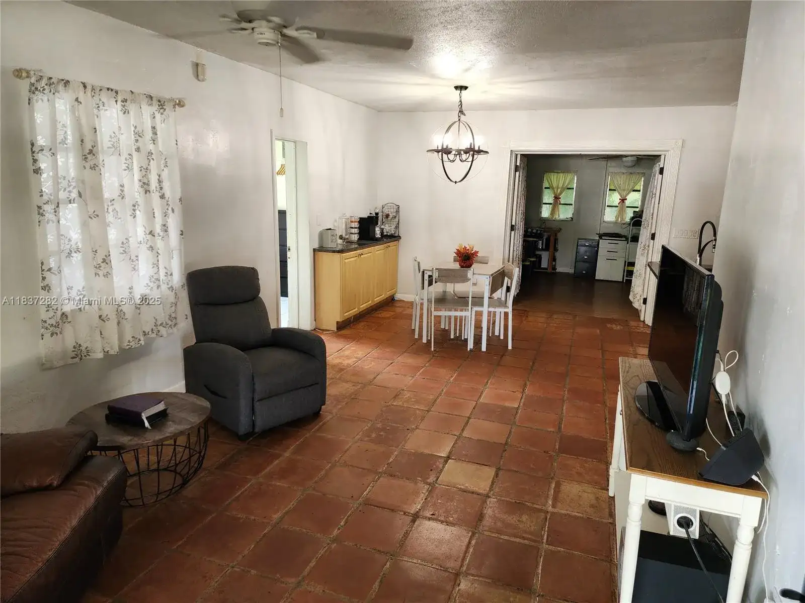 3521 E 8th Ave, Hialeah FL 33013 photo 4