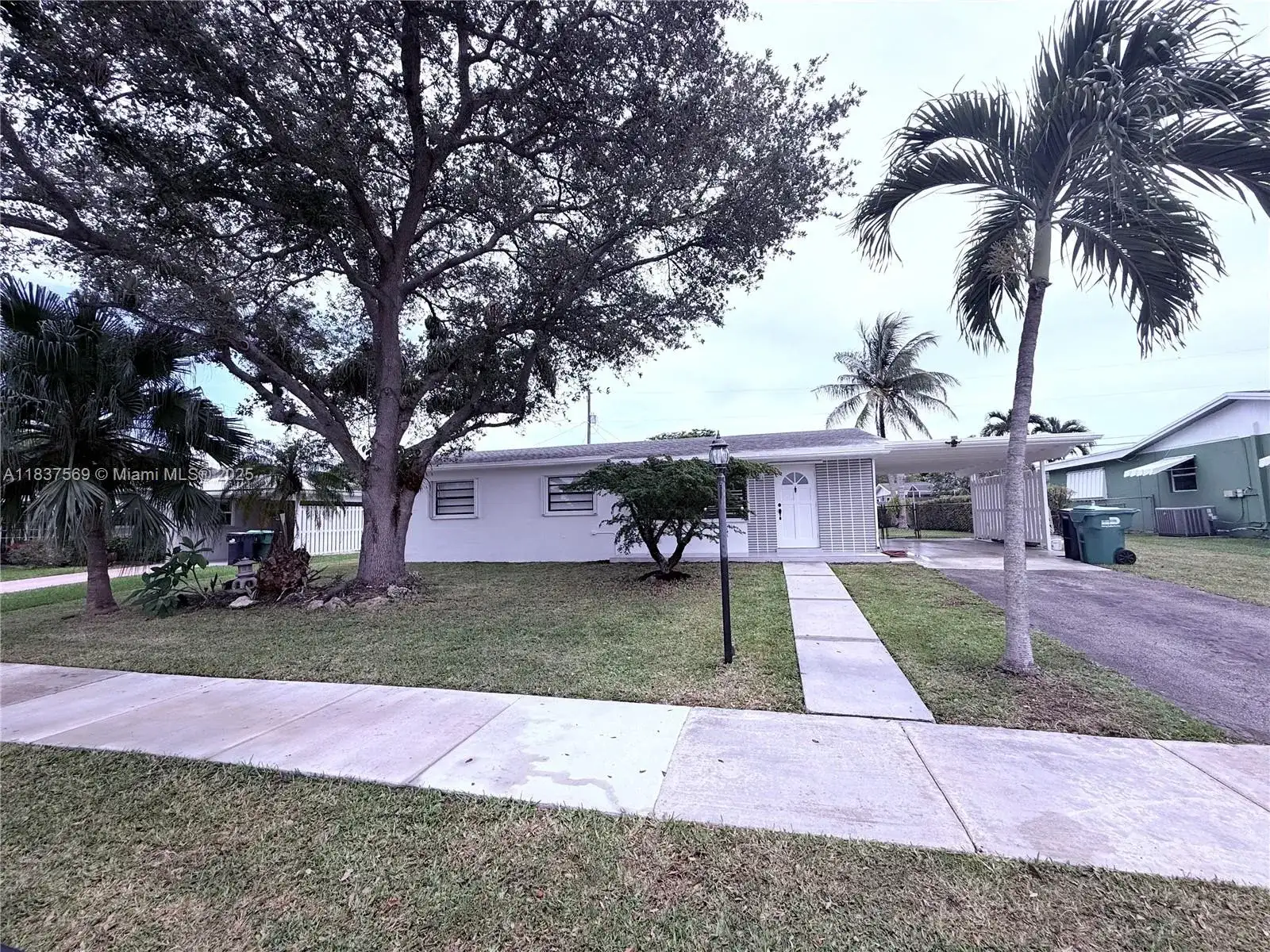 10380 SW 200th St, Cutler Bay FL 33157 photo 2