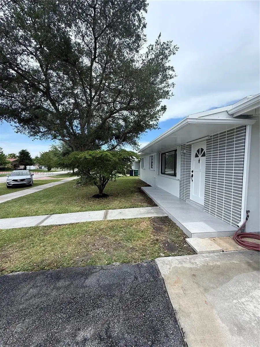 10380 SW 200th St, Cutler Bay FL 33157 photo 4