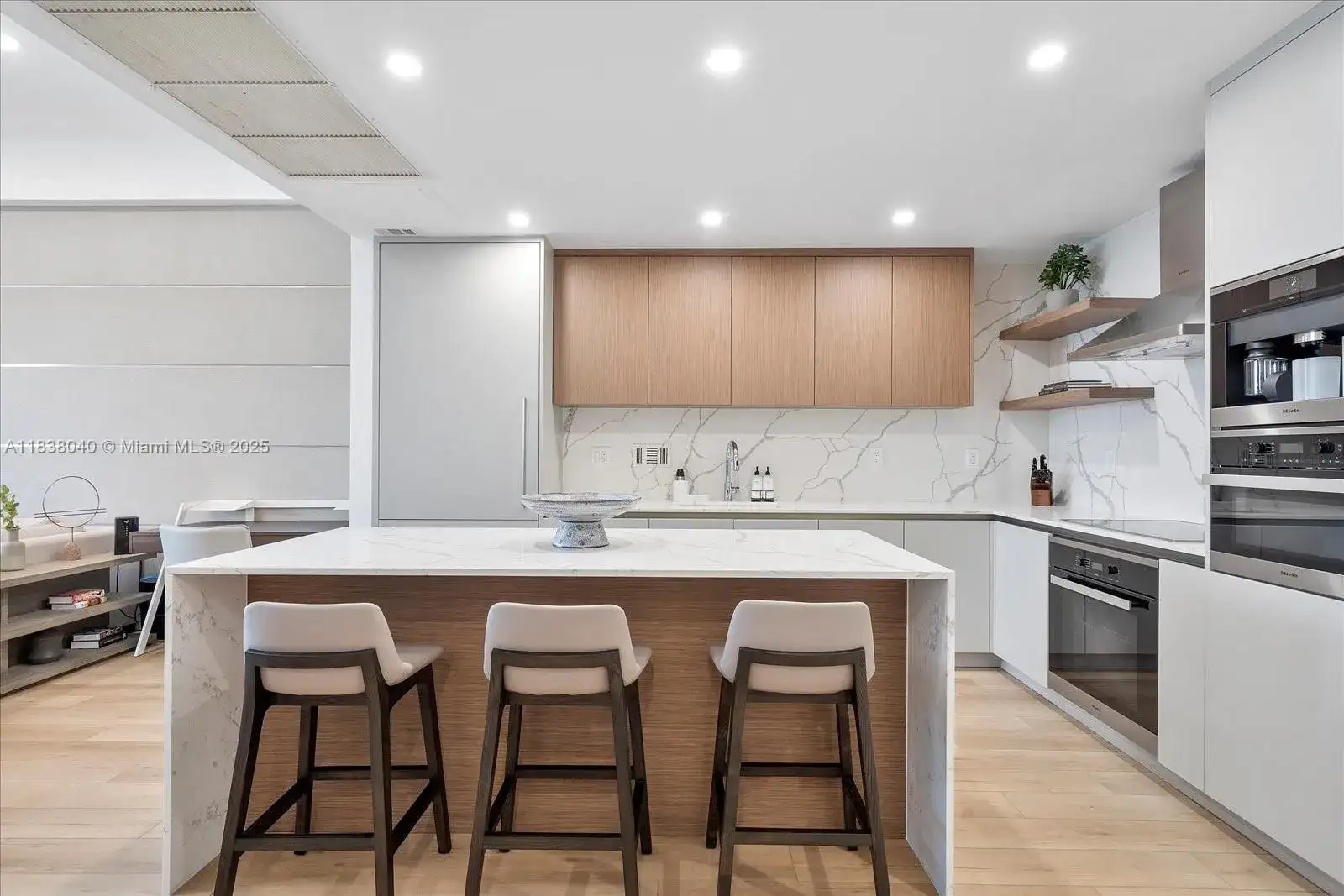 2301 Collins Ave # 1633, Miami Beach FL 33139 photo 3