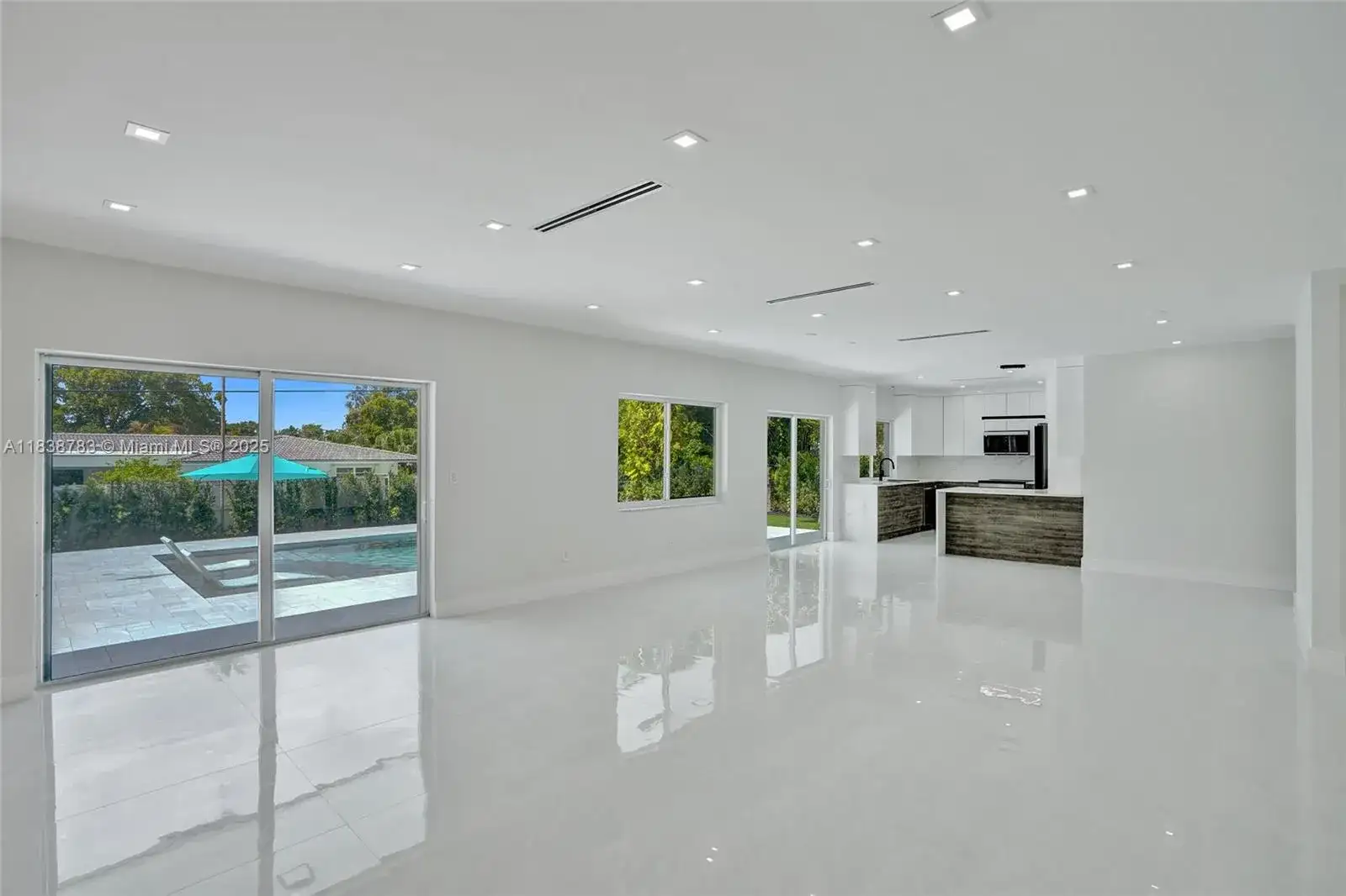 1840 NE 199th St, Miami FL 33179 photo 4