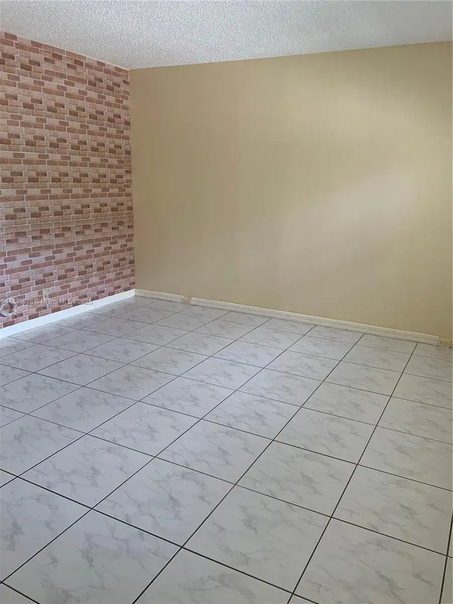 2405 Antigua Cir # H1, Coconut Creek FL 33066 photo 2