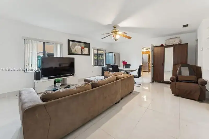 11610 NE 6th Ave, Biscayne Park FL 33161 photo 4