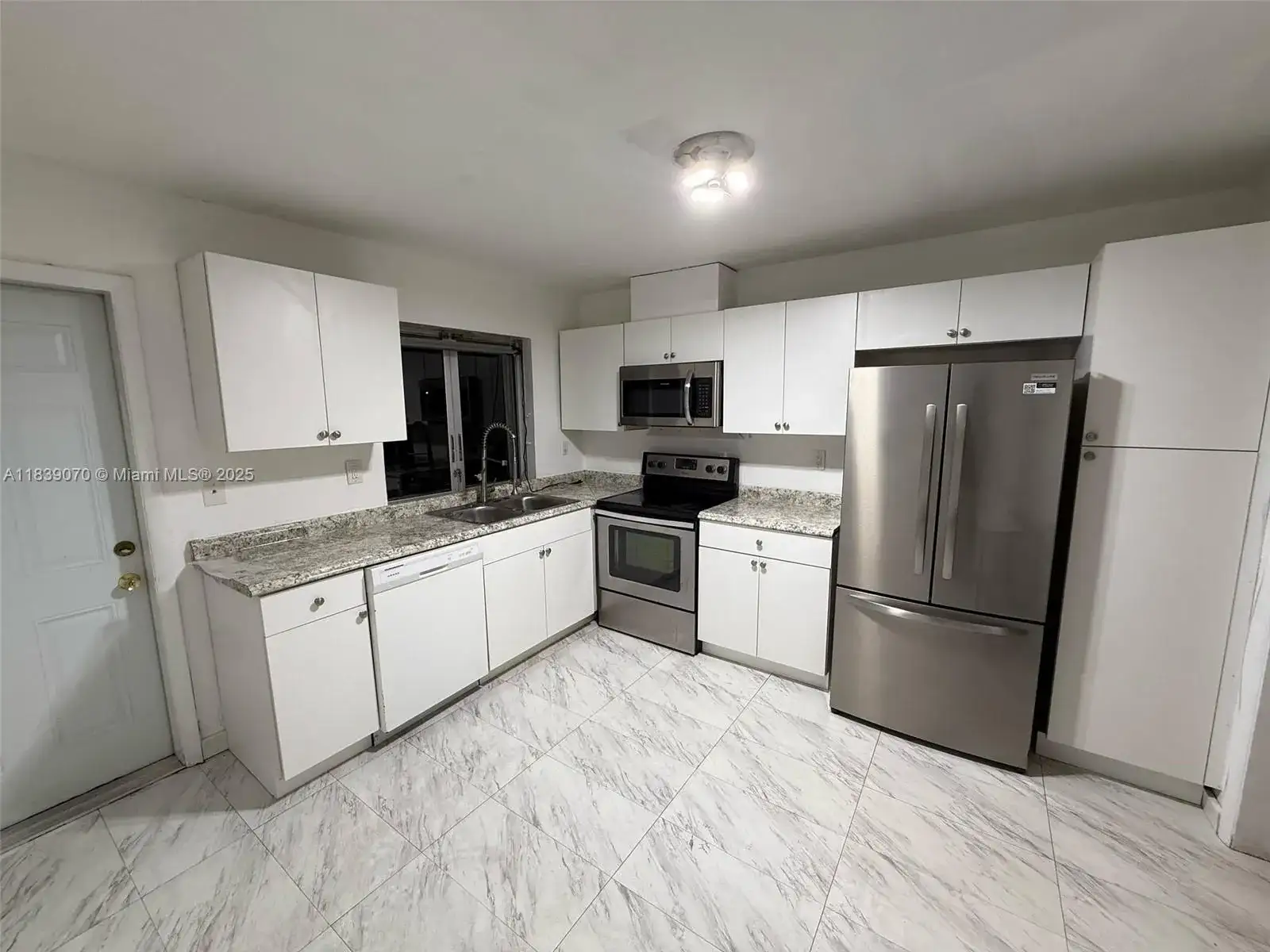 301 186th St, Sunny Isles Beach FL 33160 photo 2
