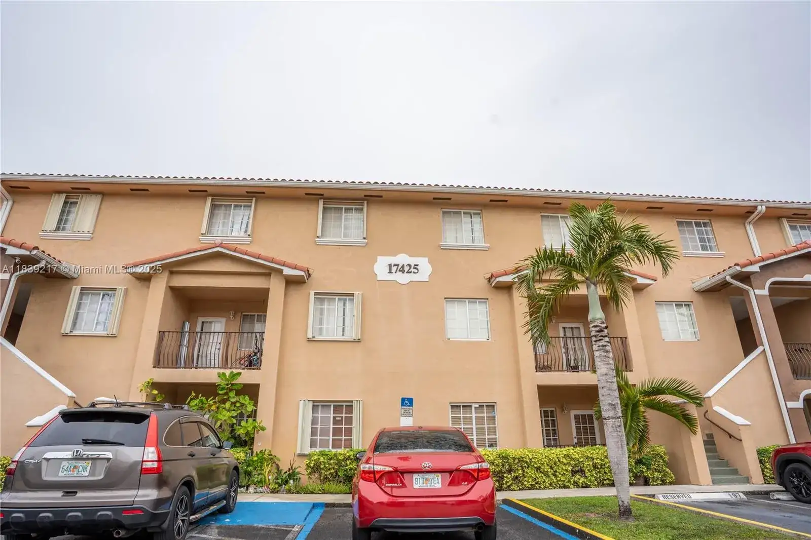 17425 NW 75th Pl # 101, Hialeah FL 33015 photo 2