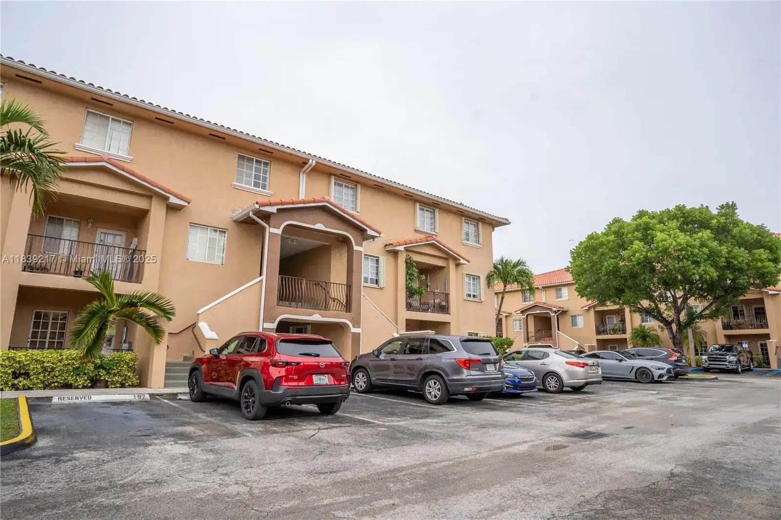 17425 NW 75th Pl # 101, Hialeah FL 33015 photo 3
