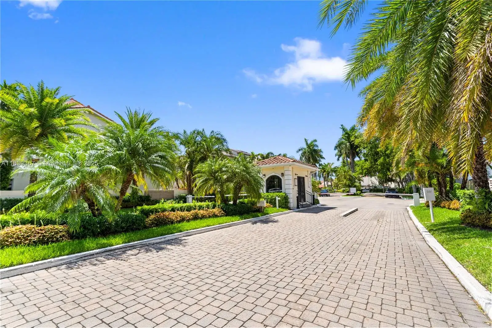 21200 Harbor Way # 11, Aventura FL 33180 photo 2