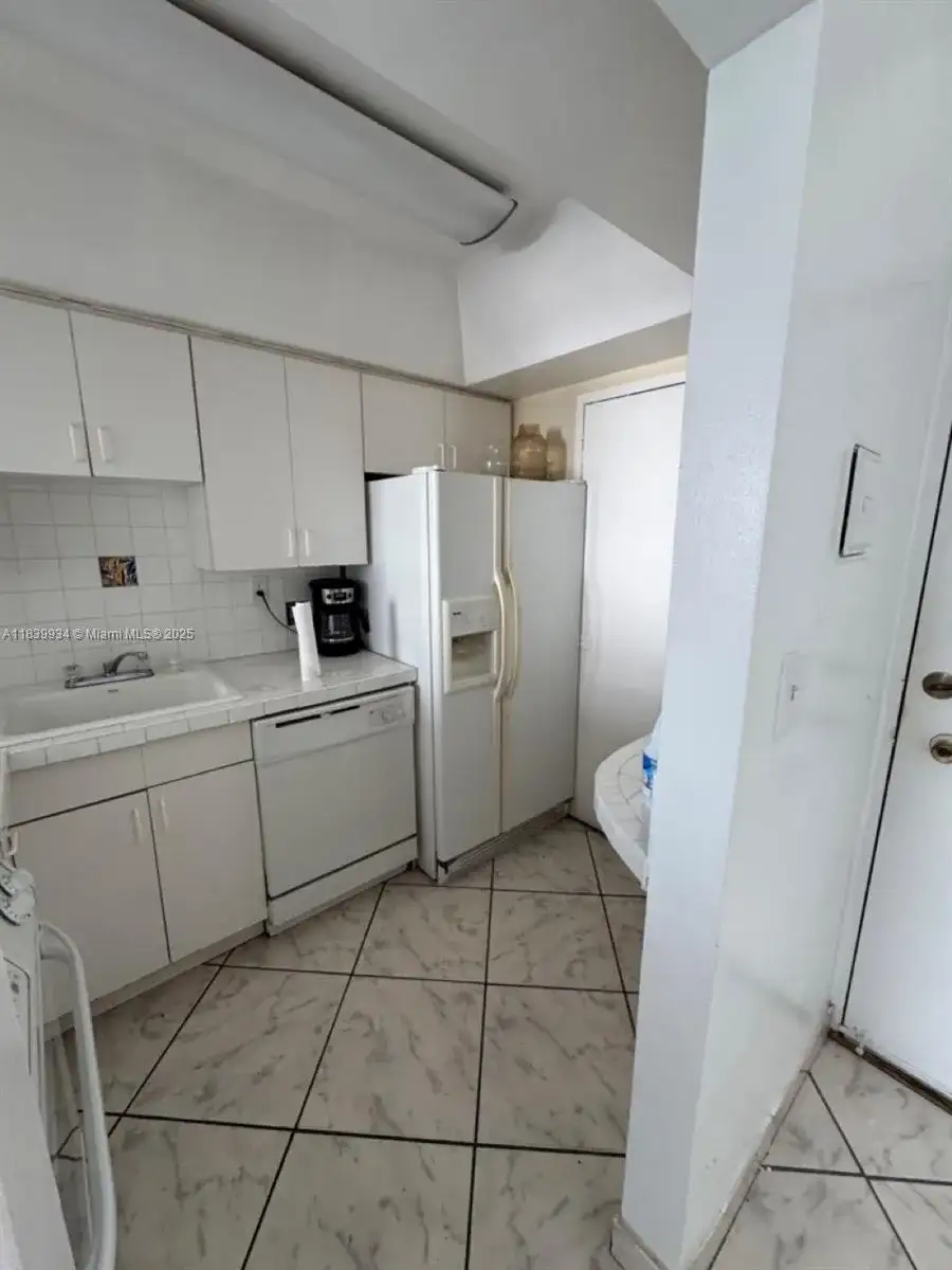2899 Collins Ave # 1102, Miami Beach FL 33140 photo 5