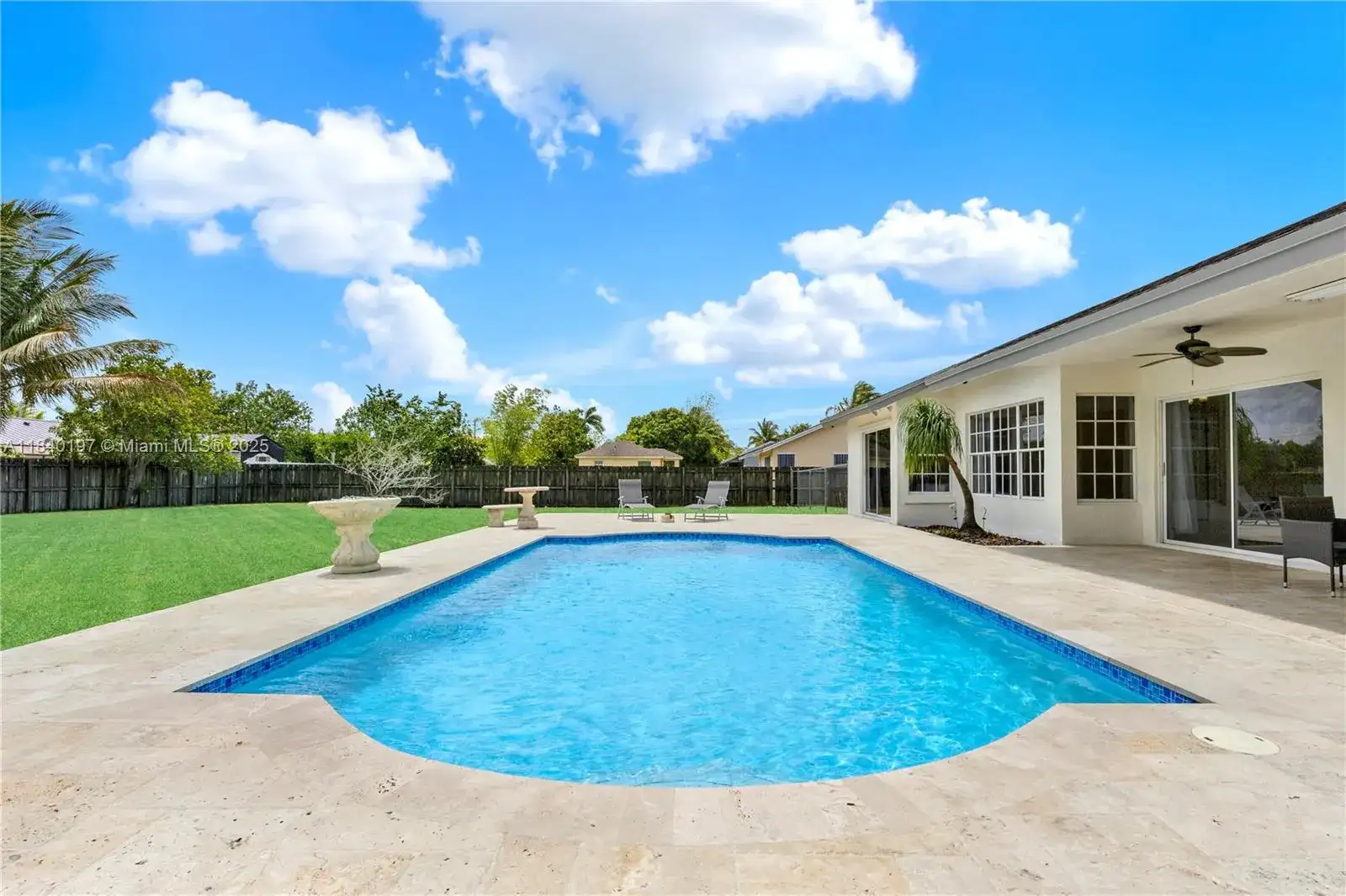 1641 NW 15th Ave, Homestead FL 33030 photo 2
