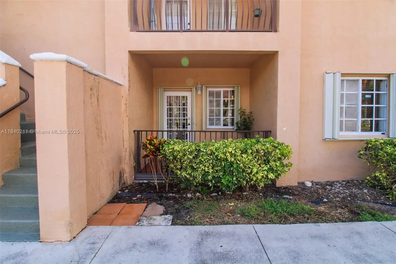 17425 NW 75th Pl # 105, Hialeah FL 33015 photo 2
