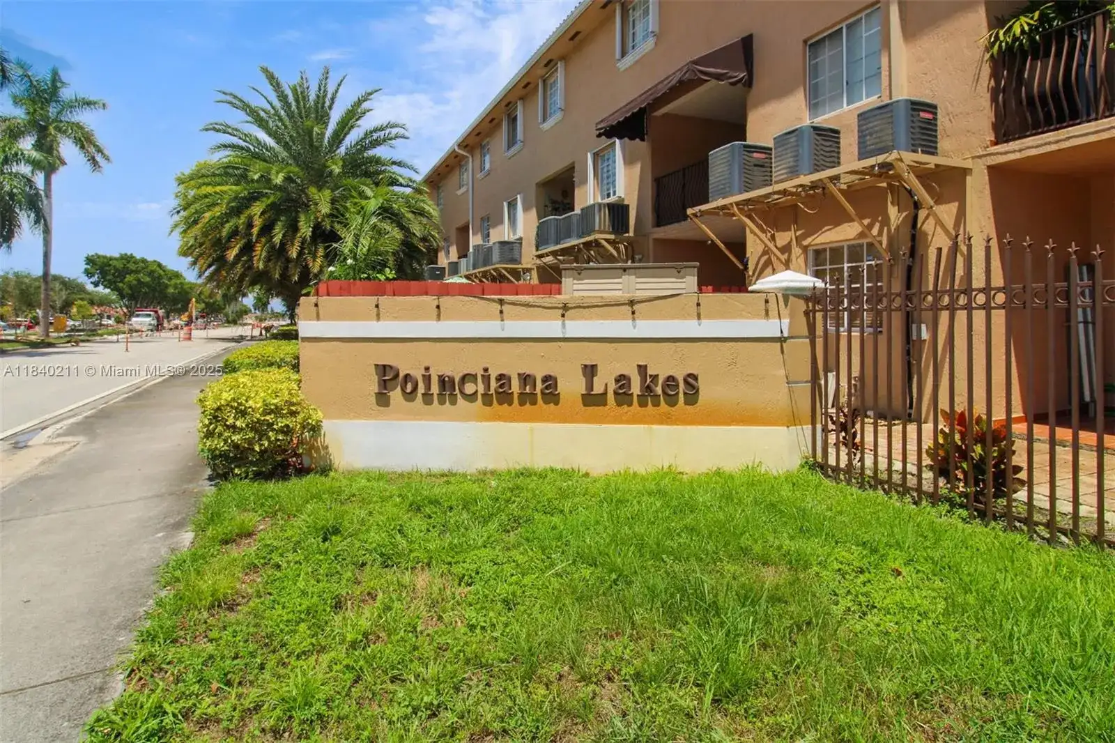 17425 NW 75th Pl # 105, Hialeah FL 33015 photo 3