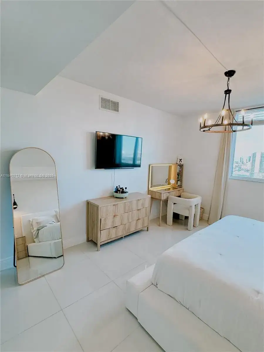 1861 NW S River Dr # 2609, Miami FL 33125 photo 4