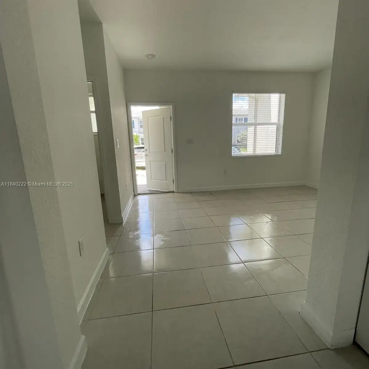 2693 SE 19th St, Homestead FL 33035 photo 2