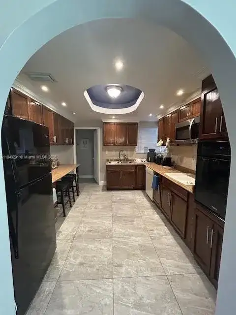855 NE 178th Ter, Miami FL 33162 photo 4