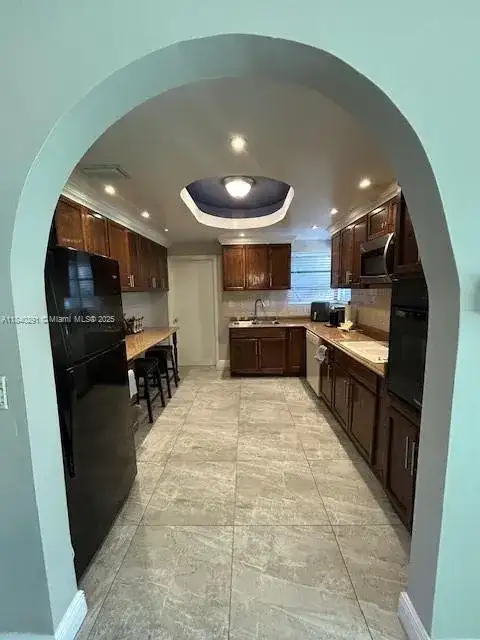 855 NE 178th Ter, Miami FL 33162 photo 5