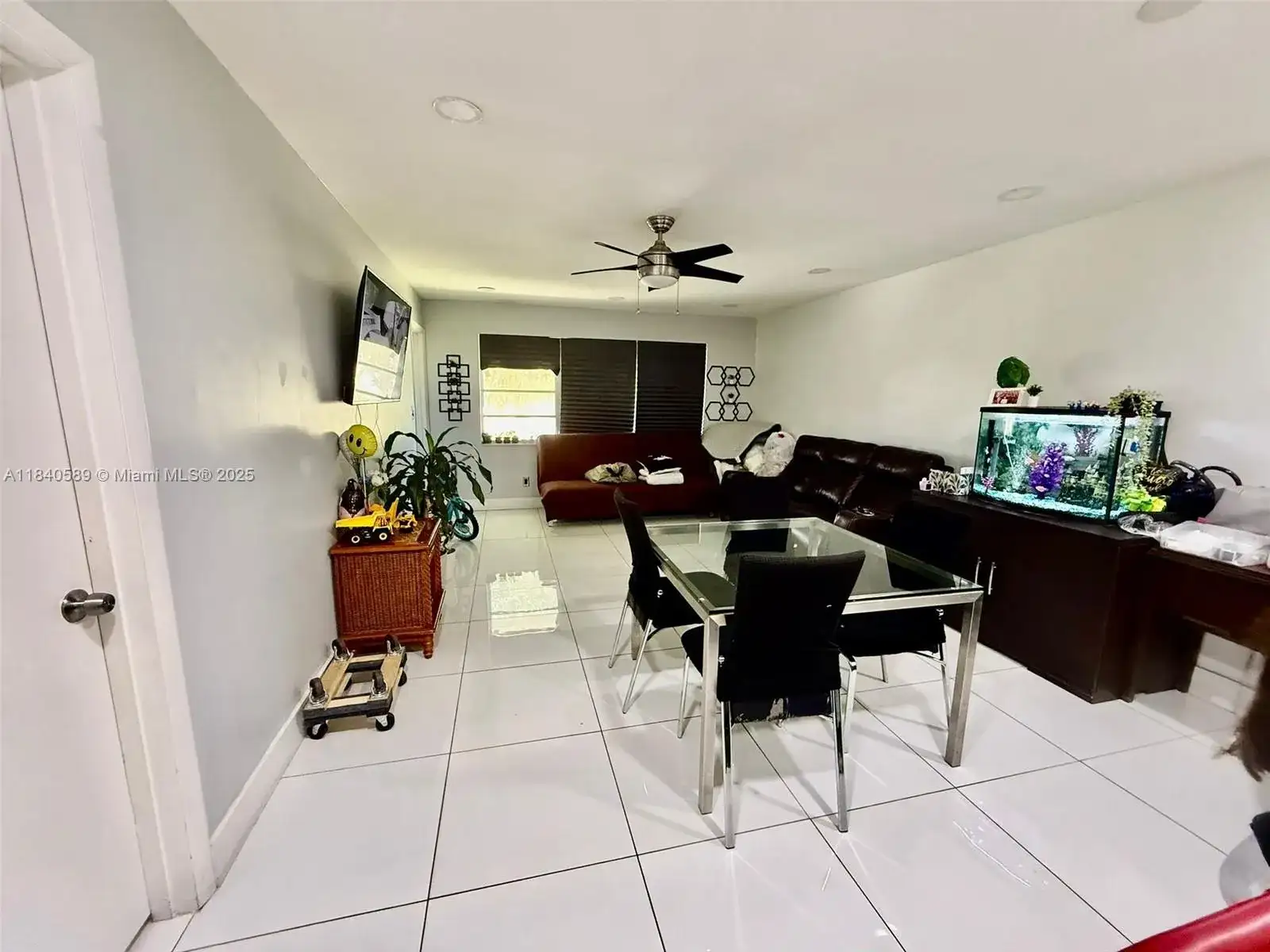 1400 NE 191st St # 323, Miami FL 33179 photo 3