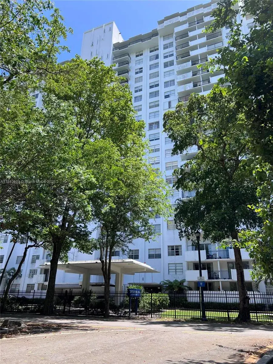 2780 NE 183rd St # 1714, Aventura FL 33160 photo 2
