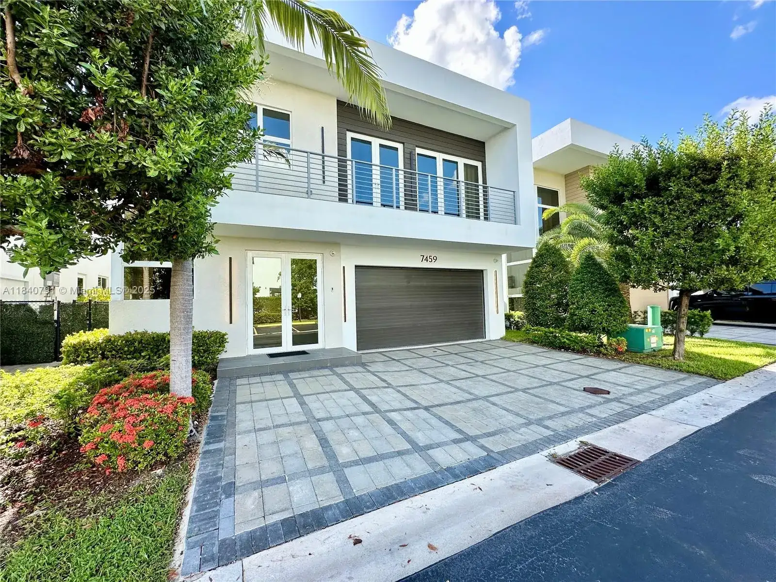 7459 NW 97th Ct, Doral FL 33178 photo 2
