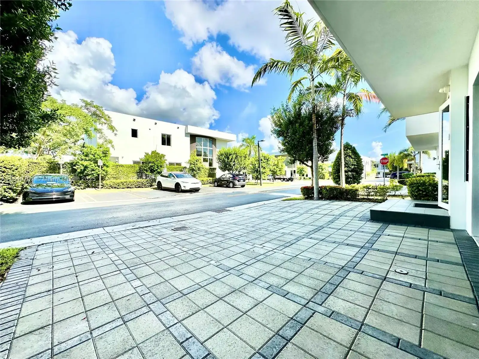 7459 NW 97th Ct, Doral FL 33178 photo 4