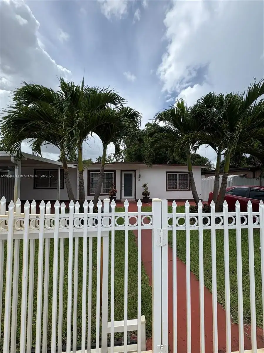 821 E 13th St, Hialeah FL 33010 photo 3