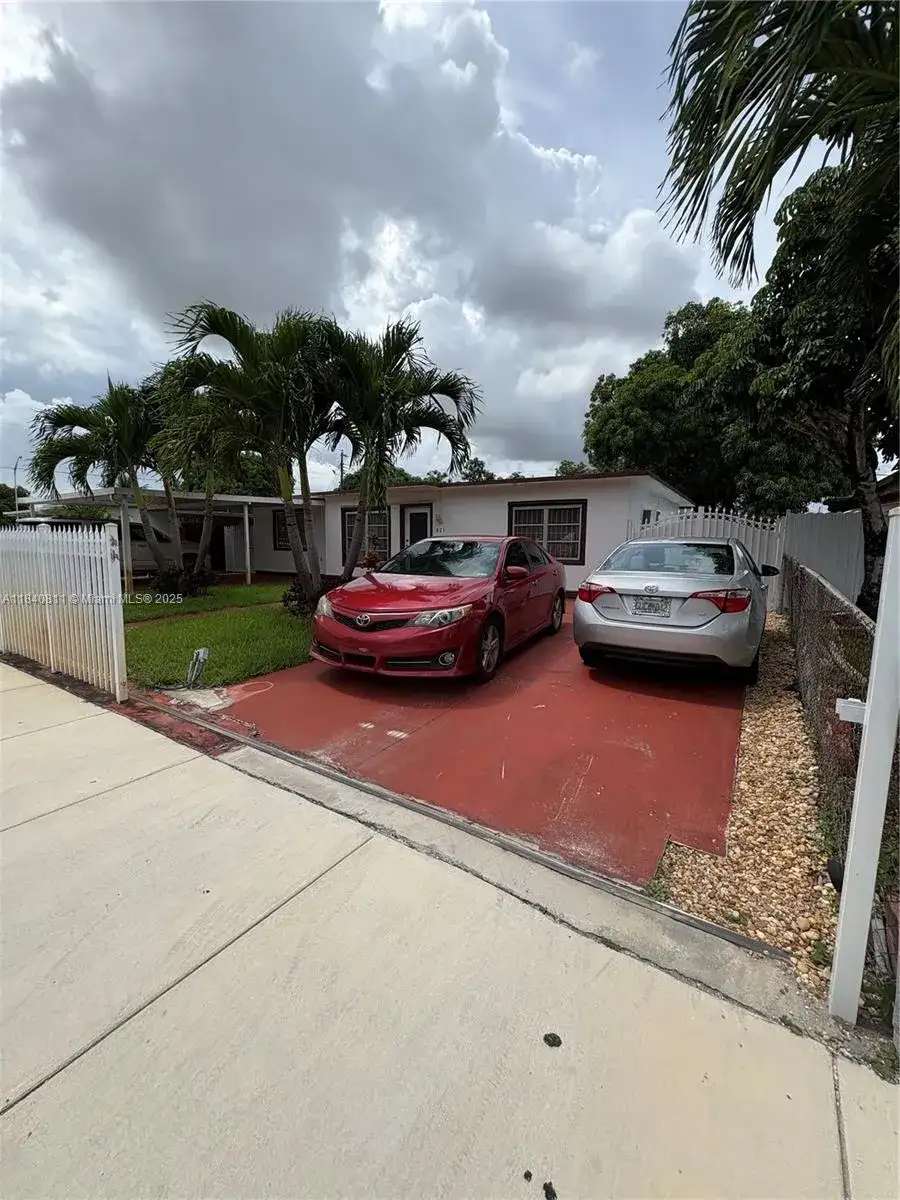 821 E 13th St, Hialeah FL 33010 photo 5