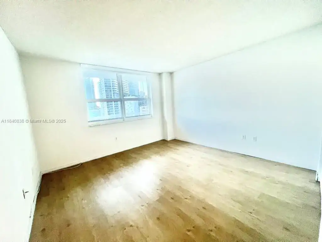 1155 BRICKELL BAY DR # 807, Miami FL 33131 photo 3