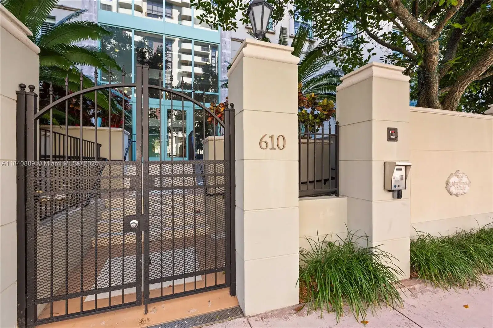 610 Valencia Ave # 503, Coral Gables FL 33134 photo 3