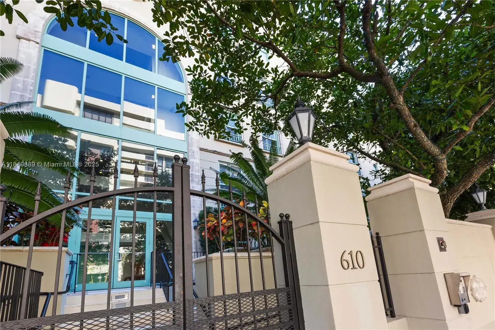 610 Valencia Ave # 503, Coral Gables FL 33134 photo 4