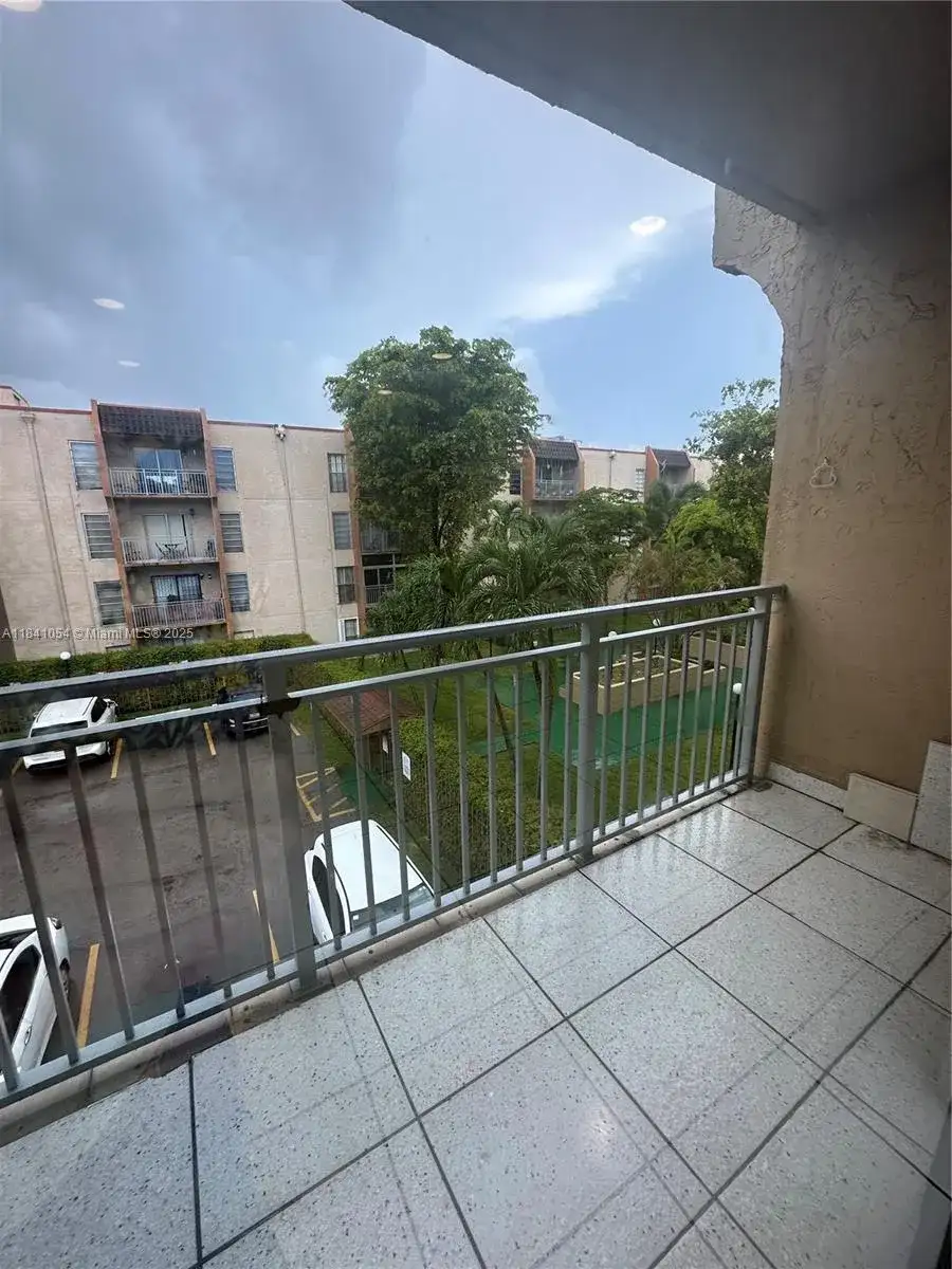 4845 NW 7th St # 5, Miami FL 33126 photo 4