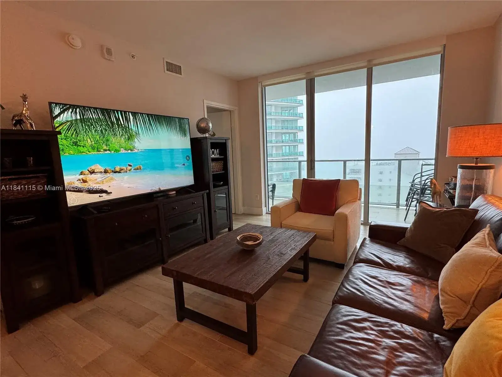 1300 Brickell Bay Dr # 1808, Miami FL 33131 photo 2