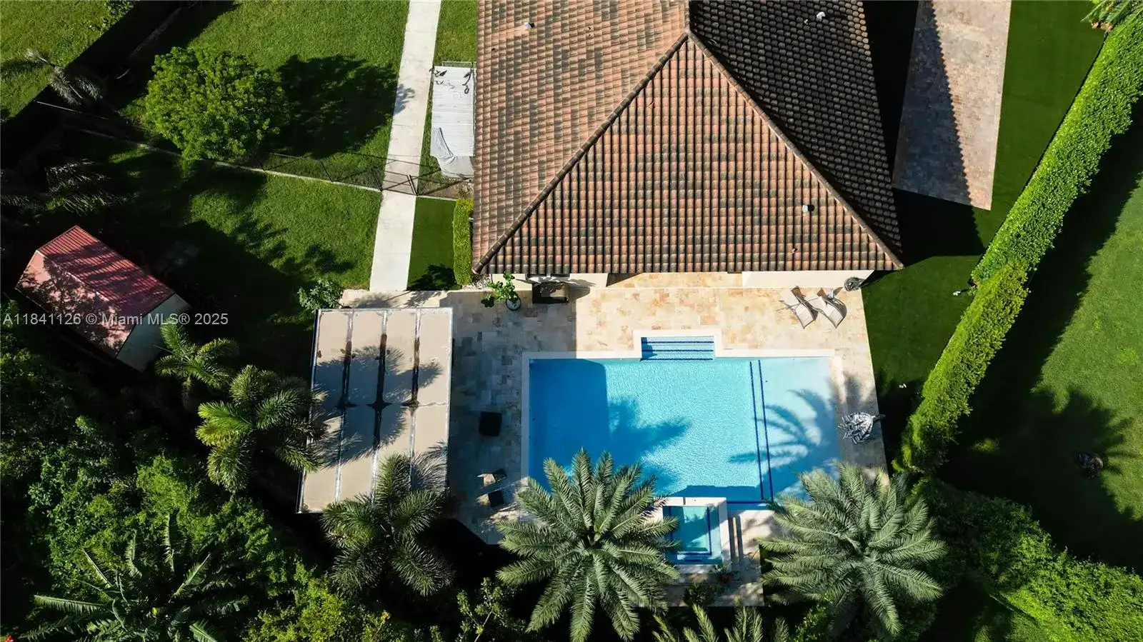 2133 NW 14th Pl, Homestead FL 33030 photo 3
