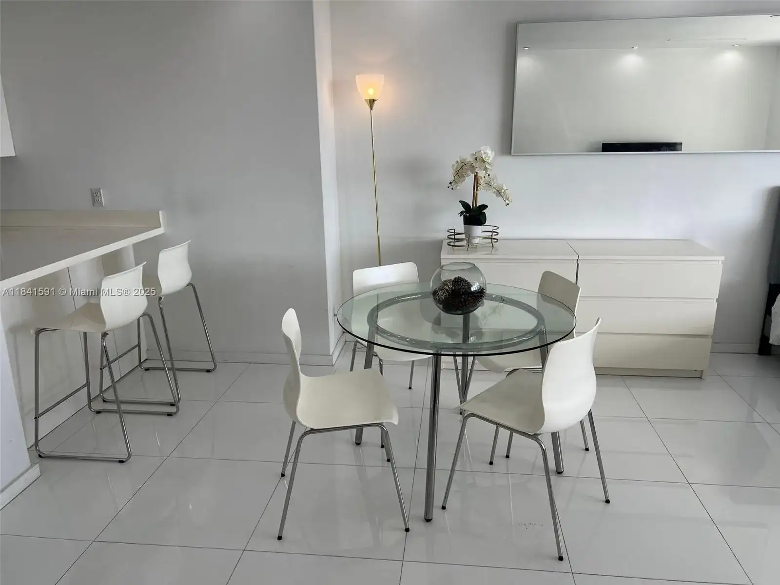 100 Lincoln Rd # 1601, Miami Beach FL 33139 photo 2