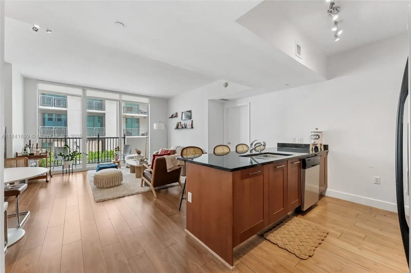 4100 Salzedo St # 609, Coral Gables FL 33146 photo 3