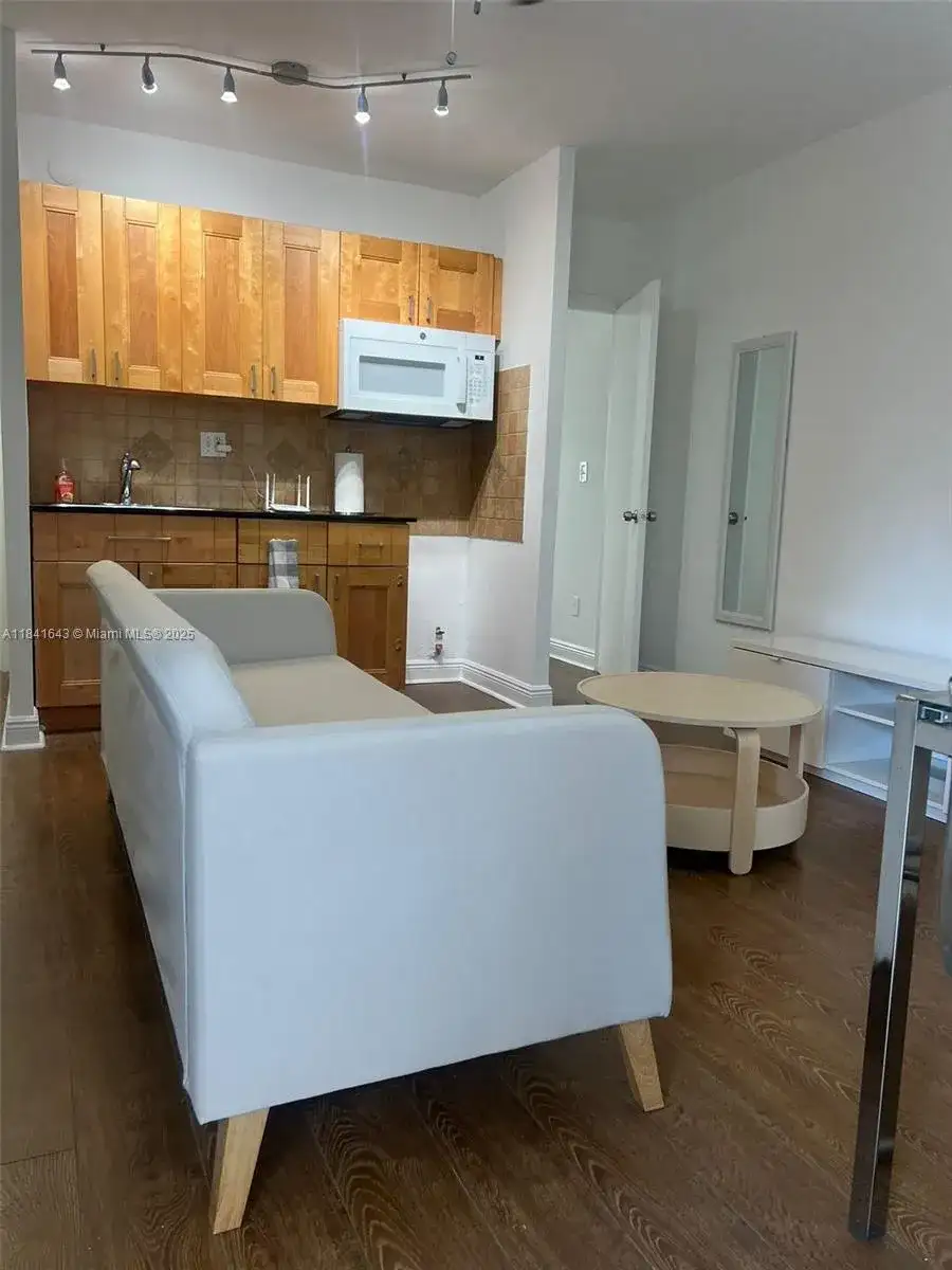 740 Michigan Ave # 6, Miami Beach FL 33139 photo 3