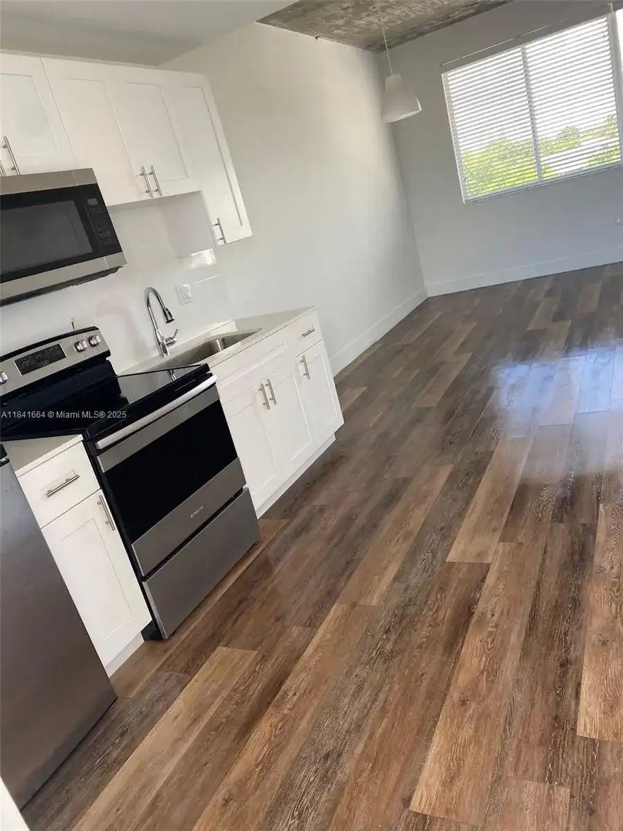 141 NW 16th Ave # 9, Miami FL 33125 photo 2