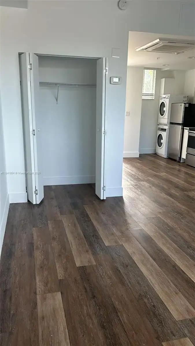 141 NW 16th Ave # 9, Miami FL 33125 photo 4
