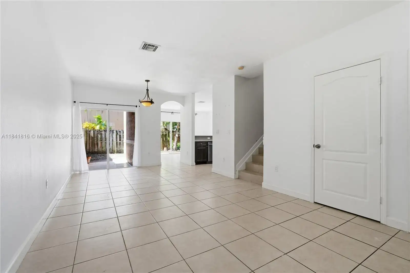 21460 SW 85th Passage, Cutler Bay FL 33189 photo 2