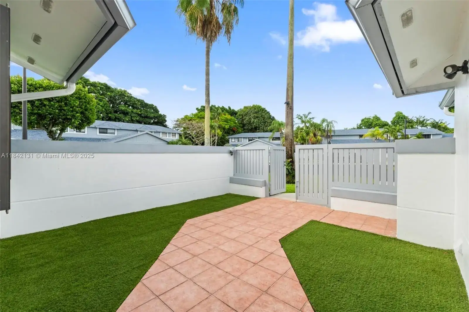 10190 NW 52nd Ter # 10190, Doral FL 33178 photo 3