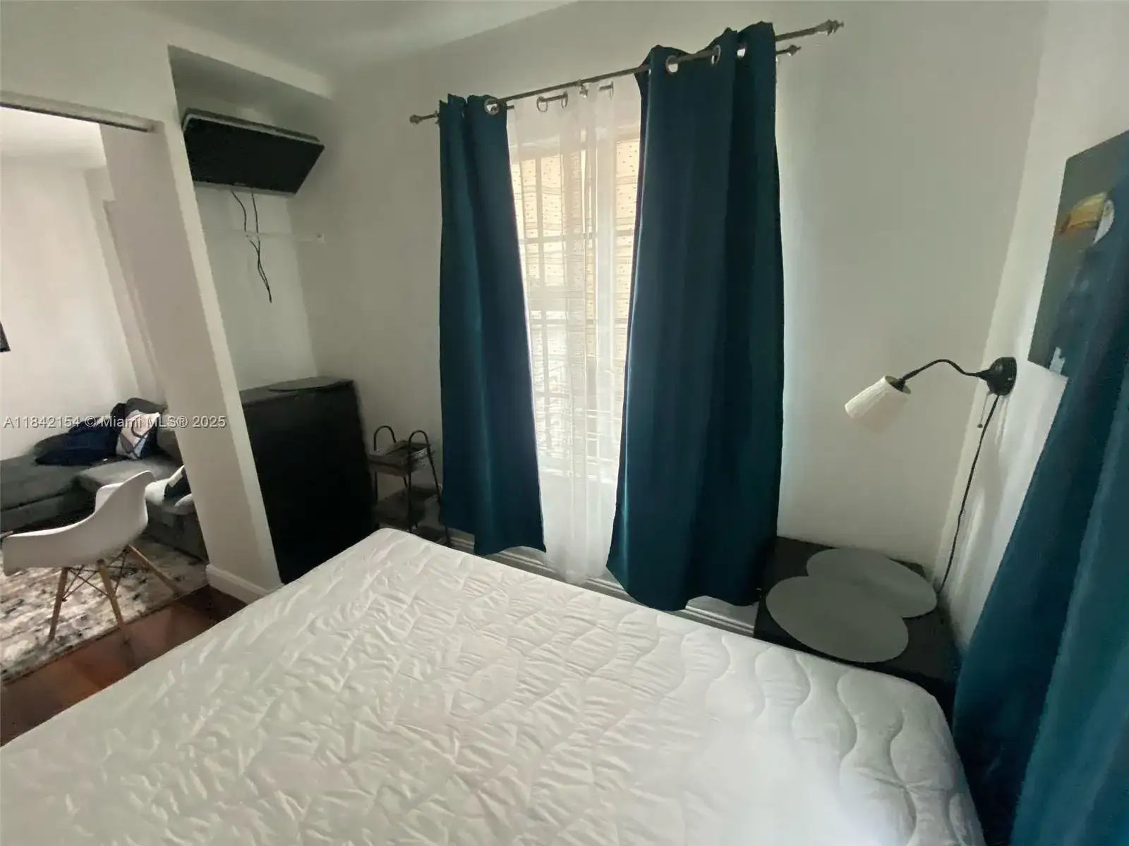 526 15th St # 8, Miami Beach FL 33139 photo 5