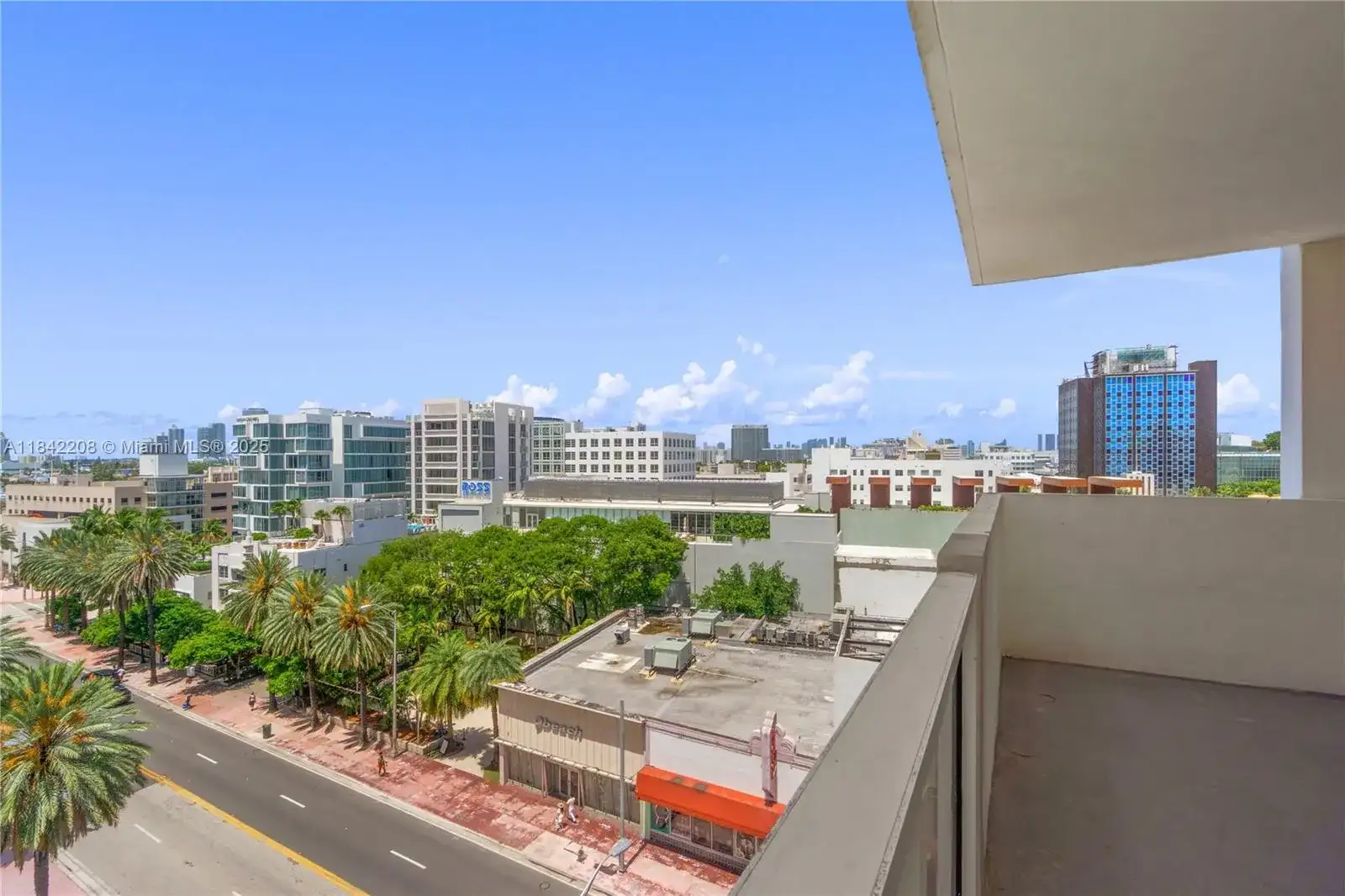 100 Lincoln Rd # 811, Miami Beach FL 33139 photo 2