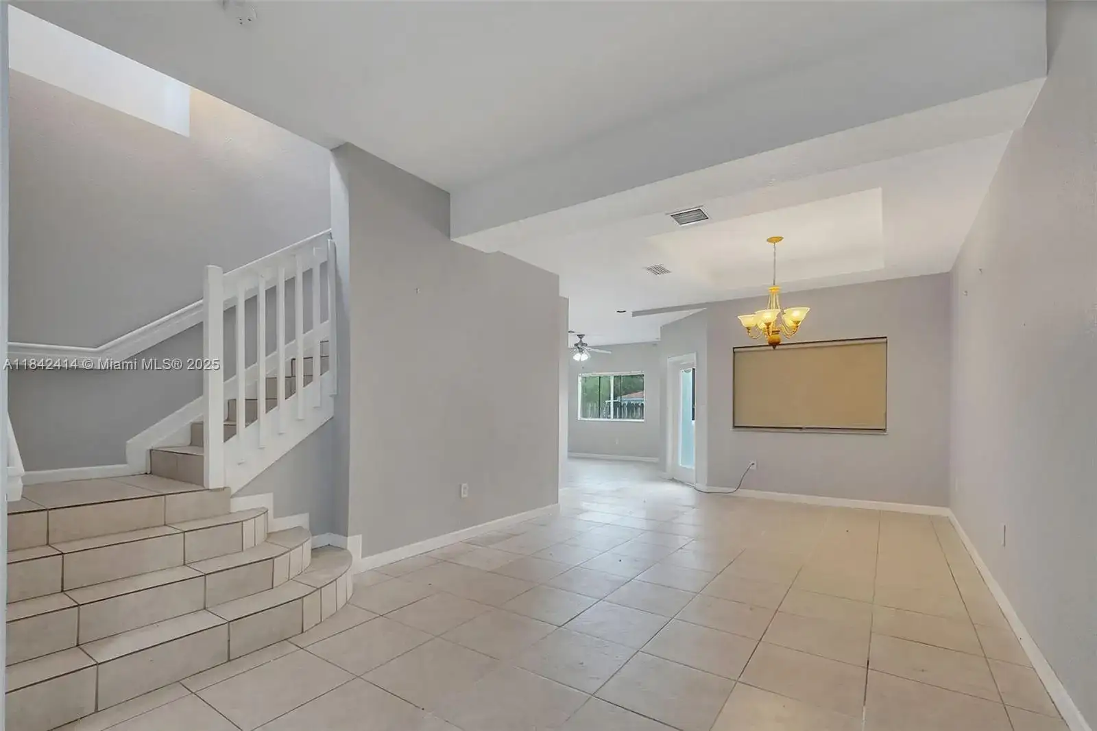 16633 SW 50th Ter, Miami FL 33185 photo 4