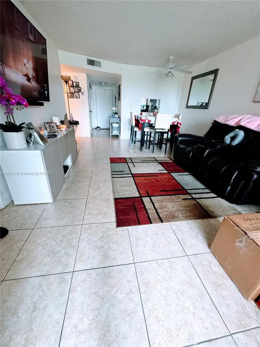 8500 Sunrise Lakes Blvd # 104, Sunrise FL 33322 photo 3