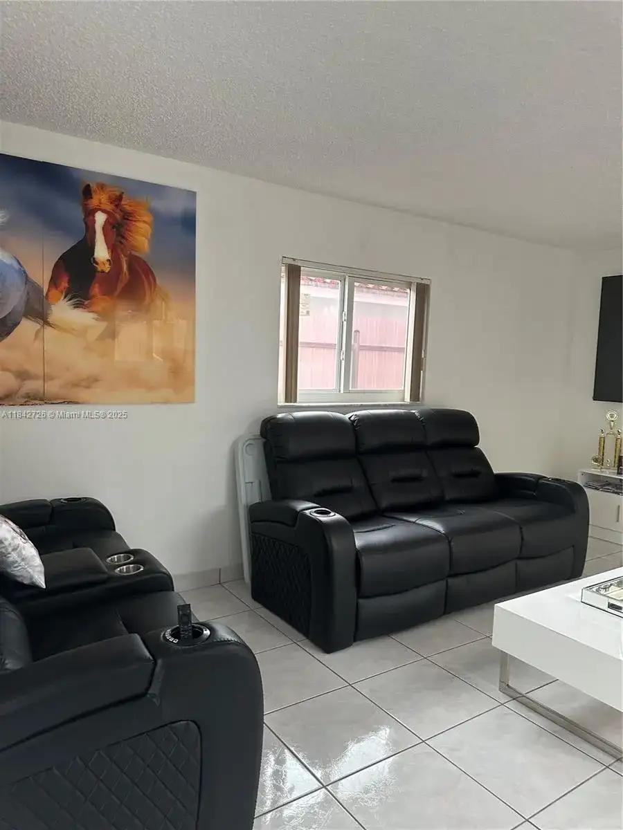 380 W 45th St, Hialeah FL 33012 photo 2