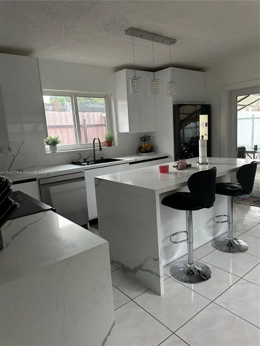 380 W 45th St, Hialeah FL 33012 photo 5