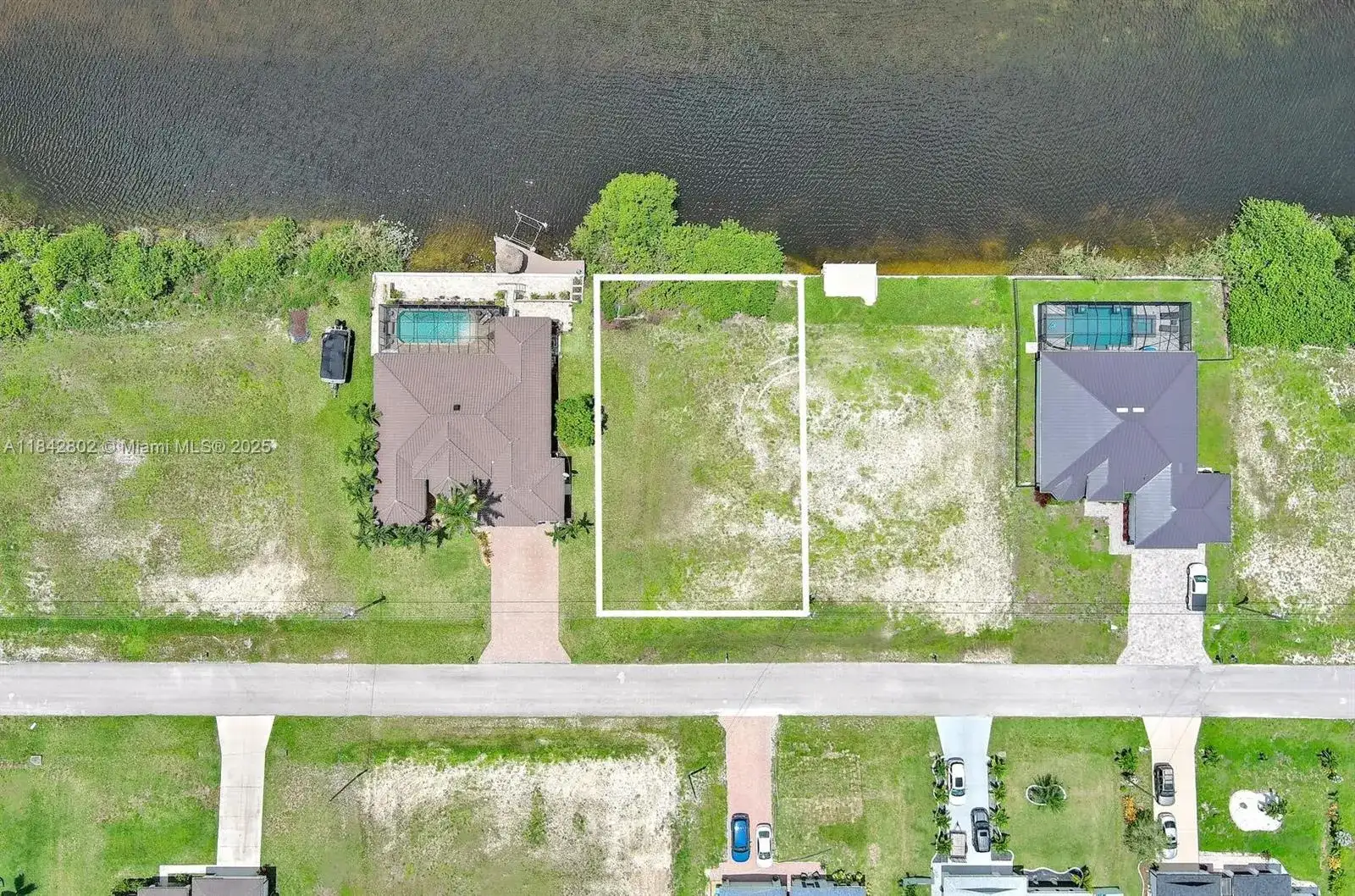 401 NW 24th Ter, Cape Coral FL 33993 photo 2