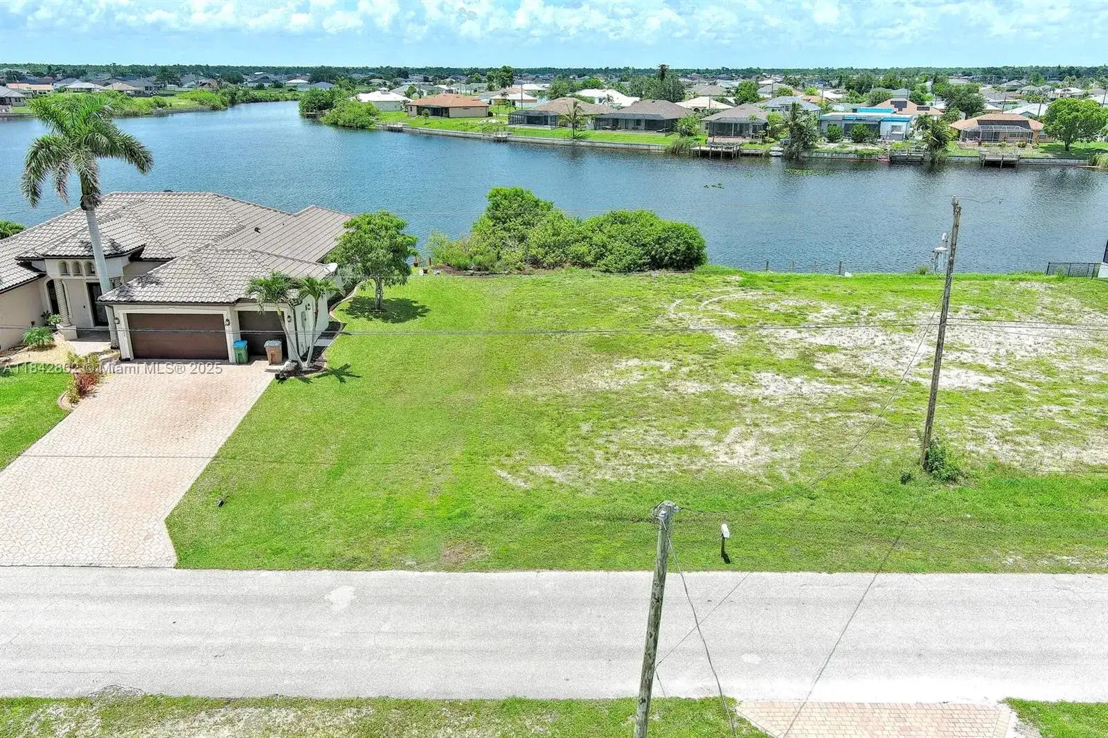401 NW 24th Ter, Cape Coral FL 33993 photo 5