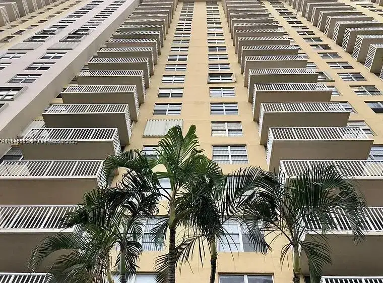 231 174th St # 1611, Sunny Isles Beach FL 33160 photo 3
